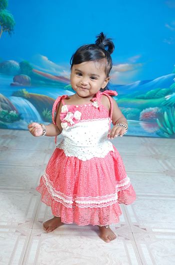 JasRahman03's tweet photo. @SunMusic NOV 7th J.M.LIANA wishes 4m-jas mom,mani dad,fatheena faaliha akkas,ponachima,halil appa,banuma,santhosh https://t.co/Udy1iYKQwB
