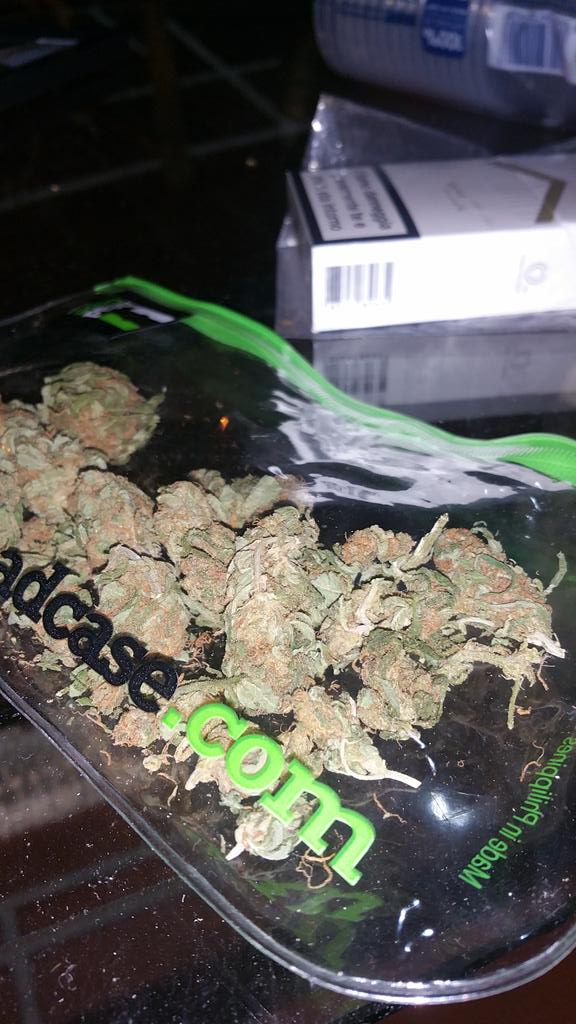 simo420gala's tweet photo. Goodmorining💚 #SmokeWeedEveryday #bunkerhaze https://t.co/mwEuTpDsX9