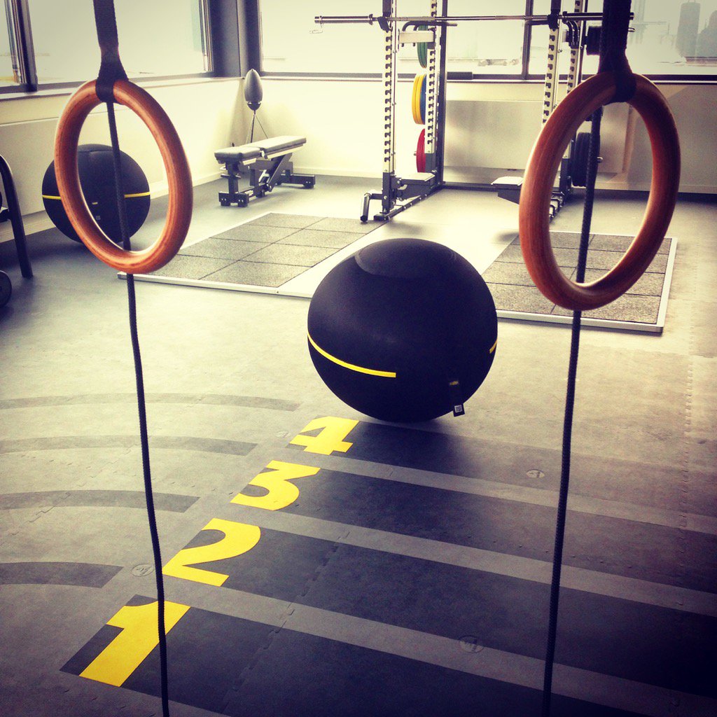 Technogym_AUT's tweet photo. Ein Traum, unsere neue #technogymaustria #functionalzone ❤️😊💪🏼 #fitness #sports #gym #workout https://t.co/ZpwskPYqzg