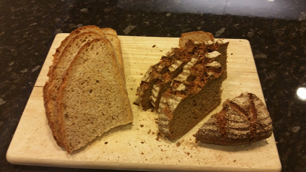 RobHPayne's tweet image. Lucky us @prospect_us have our very own #baker @juergenthebread who kindly allows us to sample his wears #readbread