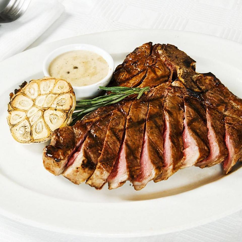 CattleBaronGrillRoom tweet media