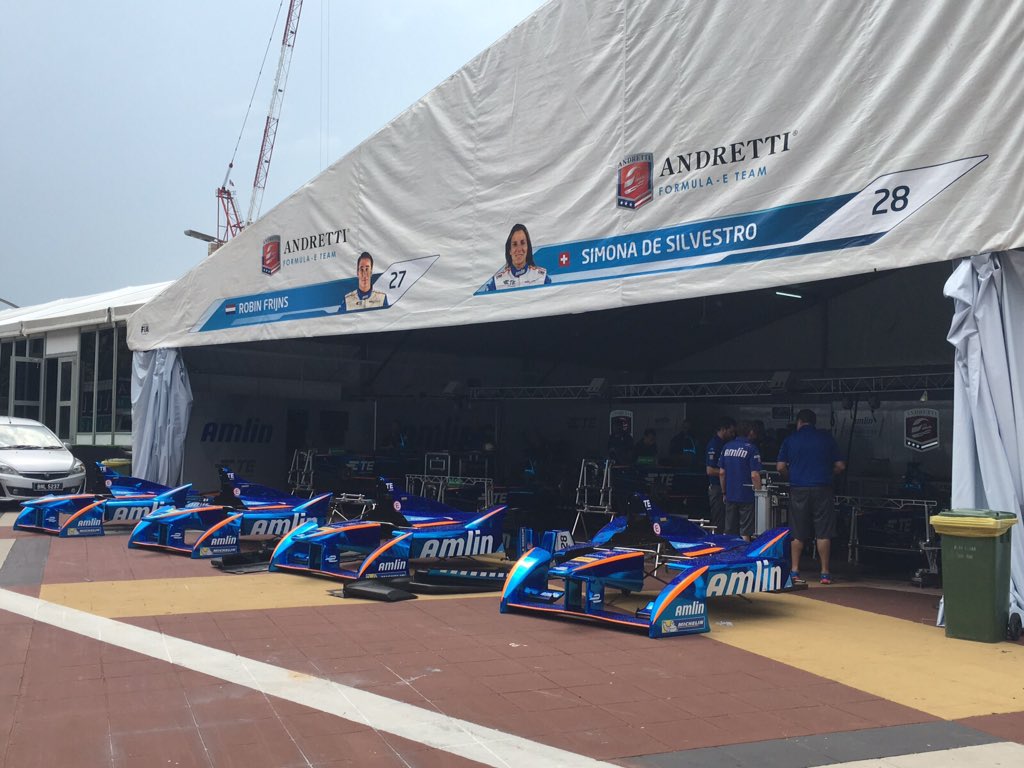 AndrettiFE's tweet photo. Pick a car...any car...now put it back in the pack and shuffle... #PackOfCars #FlyingFour #PutrajayaePrix https://t.co/Kg7OaGurDX