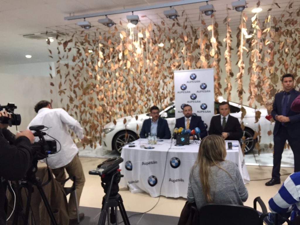 UCAMMurcia's tweet photo. Comienza la rueda de prensa del #AcuerdoAupesán https://t.co/NhVF9ezoR9
