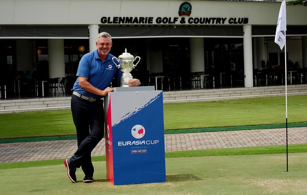 IrishOpenGolf's tweet photo. @2016_RyderCup captain @DarrenClarke60 preparing for @EurAsiaCup2016 today in Malaysia. #DazzaForTheDouble 💚 https://t.co/A3v1sL5Qdn