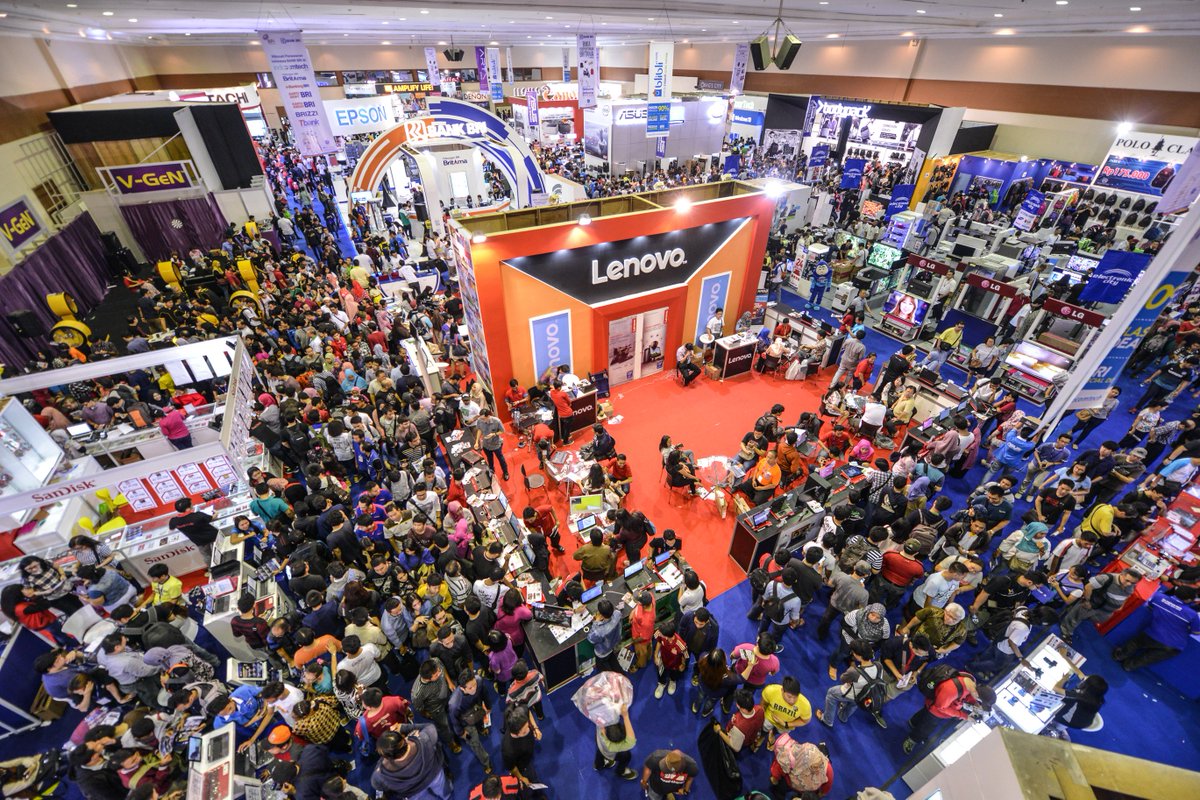Indocomtechnet's tweet photo. Mulai dari Smart Home yg pertama di Indonesia sampai antrian lelang gadget. Best moment #Indocomtech2015 ;) https://t.co/K6tH8a5wc3