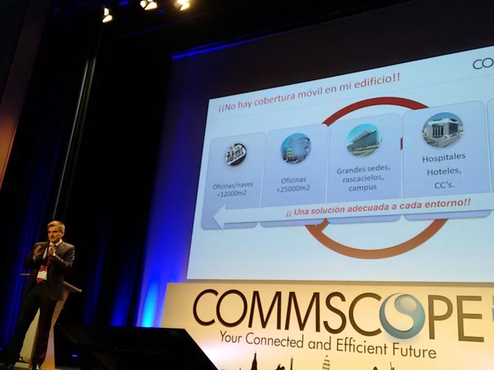 Crislosan's tweet photo. #CommScopeForo2015 Francisco García dice que el 80% del tráfico de telefonía móvil se genera en interiores https://t.co/8jkh3Yhpxo