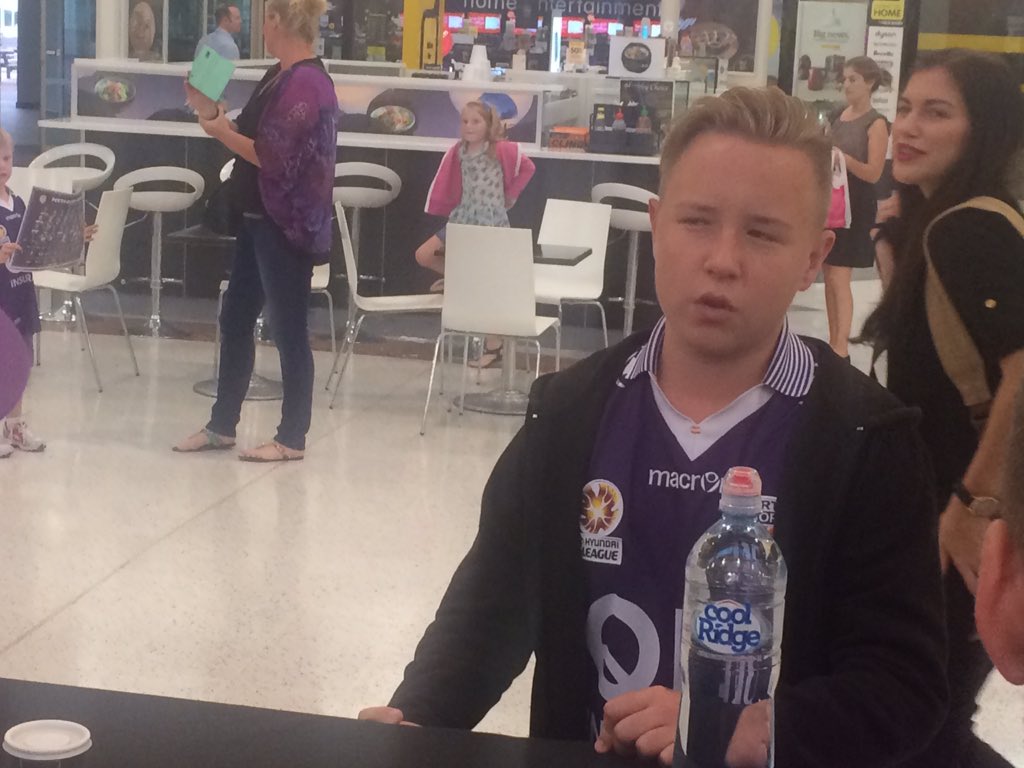 PerthGloryFC's tweet photo. FFA CUP | We're at @WestfieldAU #Whitfords for the #FFACup tour & we'll be here from 6-8pm #WestvsRest https://t.co/gDbnDANmft