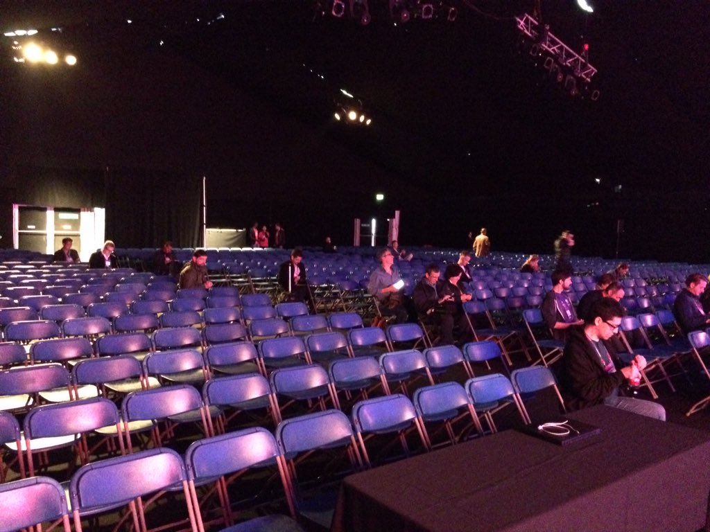jay_seal's tweet photo. #machinehall just opened and I got front row seats. First main session is on the coming of age for AI. #websummit https://t.co/0WvgLLc3hL
