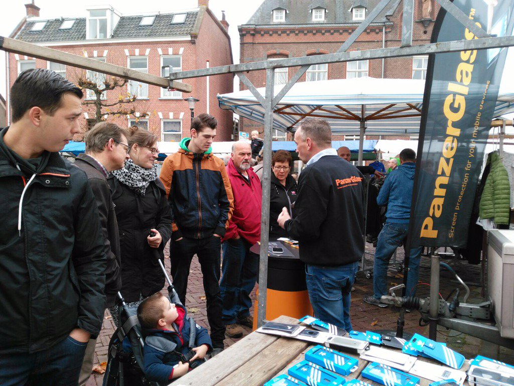 Vandaag de hele dag #PanzerGlass demonstraties tijdens de Leste Mert bij #Optie1 Hoofdstraat 6 A in #Druten.