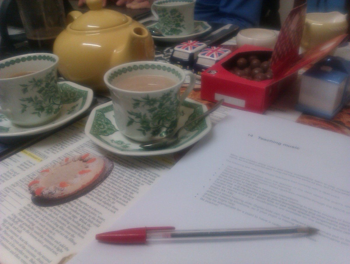 All ready to work at #StockportJelly <a href="/SKJelly1/">Stockport Jelly</a> <a href="/7ParkStreetSK1/">Seven Park Street</a>. Set of book proofs, pot of tea. Too early for cake?