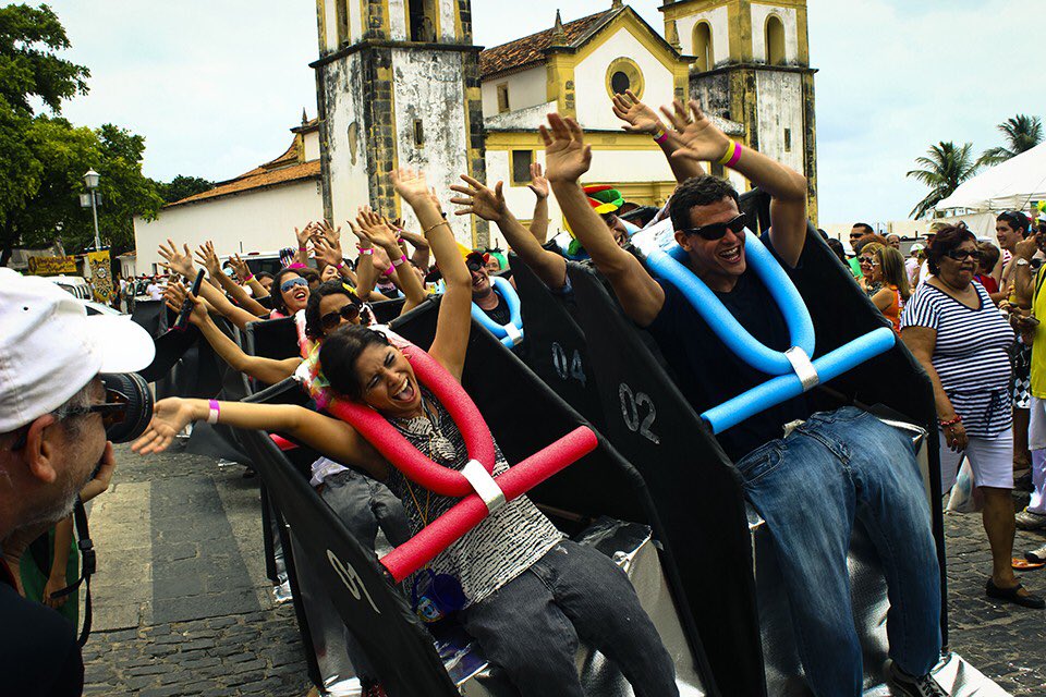 penocarnaval's tweet photo. #tbt Montanha Russa nas ladeiras de Olinda - Carnaval 2013 - Só o Carnaval de Pernambuco tem! #PEnoCarnaval https://t.co/JldlJBgInP