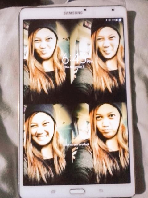 b3lle_laht's tweet photo. 4 pics 1 word 📷👸🏻 #lockscreenphoto https://t.co/WtUzBw9JHB