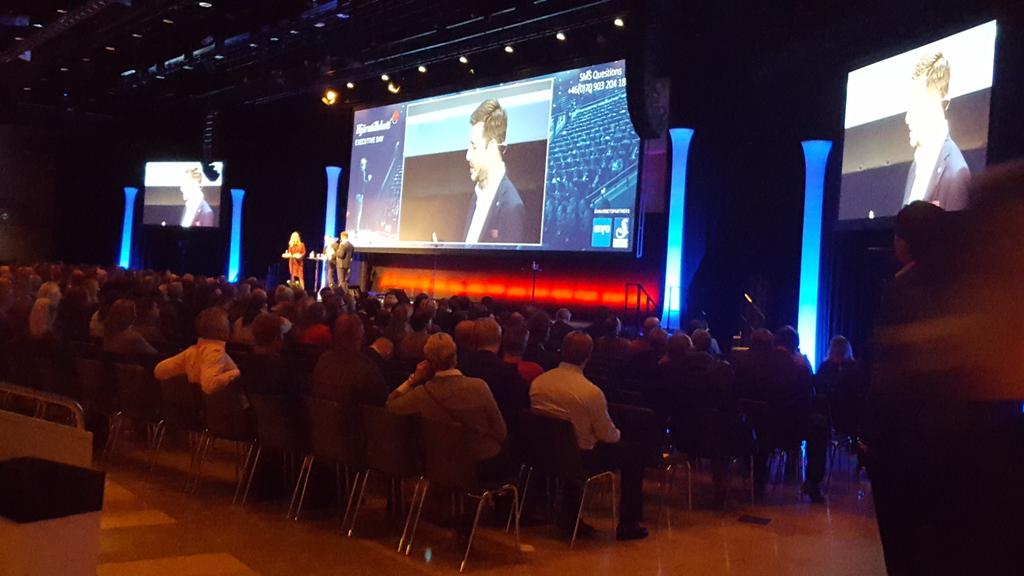 jtorgersson's tweet photo. @niklas_thulin #Enfo tillsammans med Anders Borg och Lena Apler pratar digital förändring. #eed2015 https://t.co/u5REDaIAYP