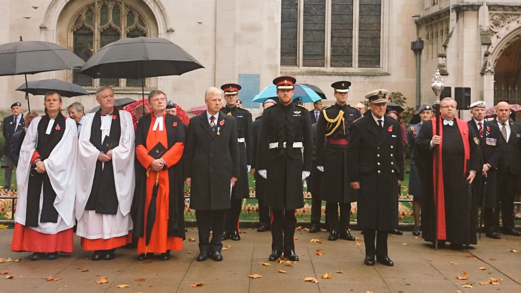 RoyalFamily's tweet photo. The Duke of Edinburgh and Prince Harry have arrived @wabbey #Remembrance https://t.co/XUYBAuN7Ht