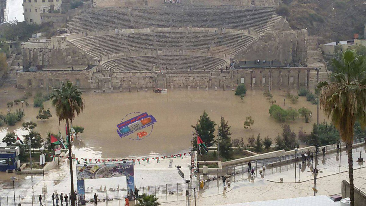 AlghadNews's tweet photo. المدرج الروماني في عمان 

#عمان_تغرق https://t.co/fvfW58cSK0