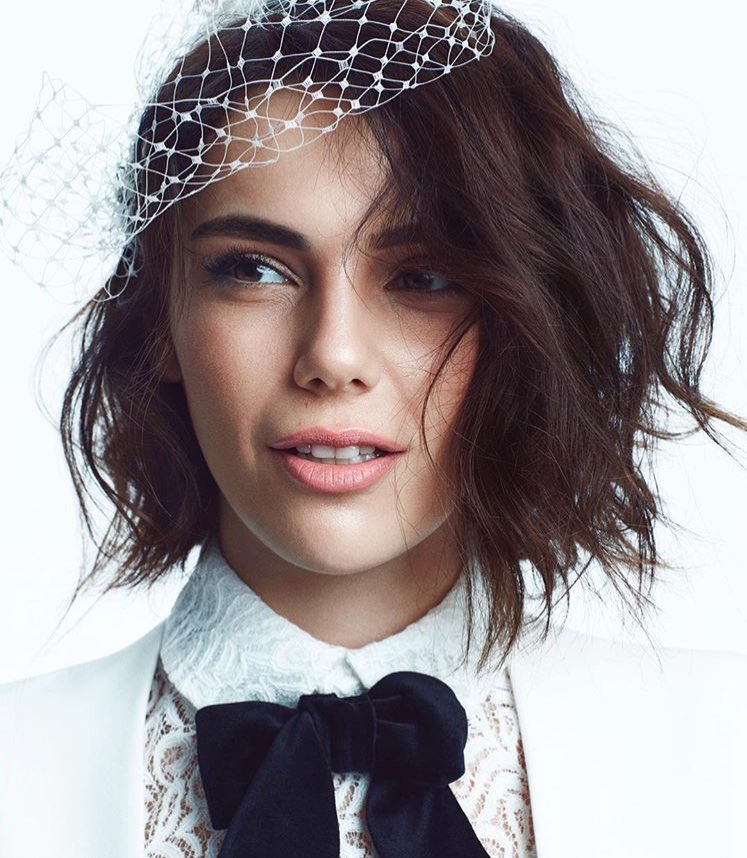 TanrisevsinA's tweet photo. #AllMagazine #AllWedding Kasım kapak yıldızı Modern Peri Yağmur Tanrısevsin dergiyi almayı sakın unutmayın..😊 https://t.co/5xZAlNKfwS