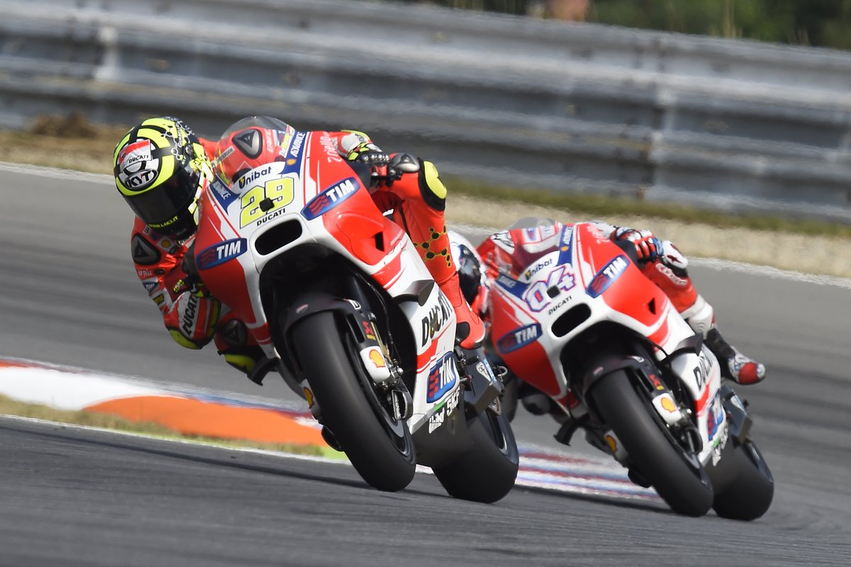 ShellMotorsport's tweet image. #ShellAdvance will hit the track at the final #ValenciaGP this weekend. Help us to wish good luck to @DucatiMotor!