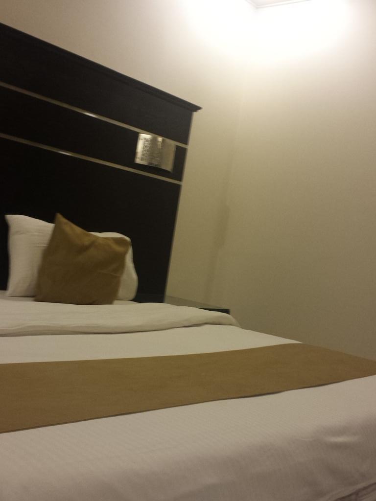 باك الرياض منو يرقد او تبي ترقد معي الليله 👅💕