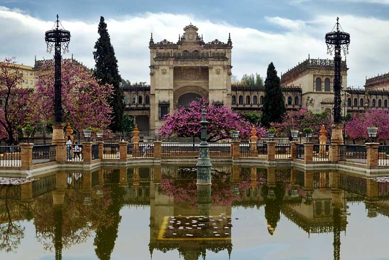 Seviocio's tweet photo. El Museo Arqueológico, creado en 1879, es uno de los más importantes de Sevilla. https://t.co/OTNy71ovWw
#Sevillahoy https://t.co/Nx9fXwZ8jH