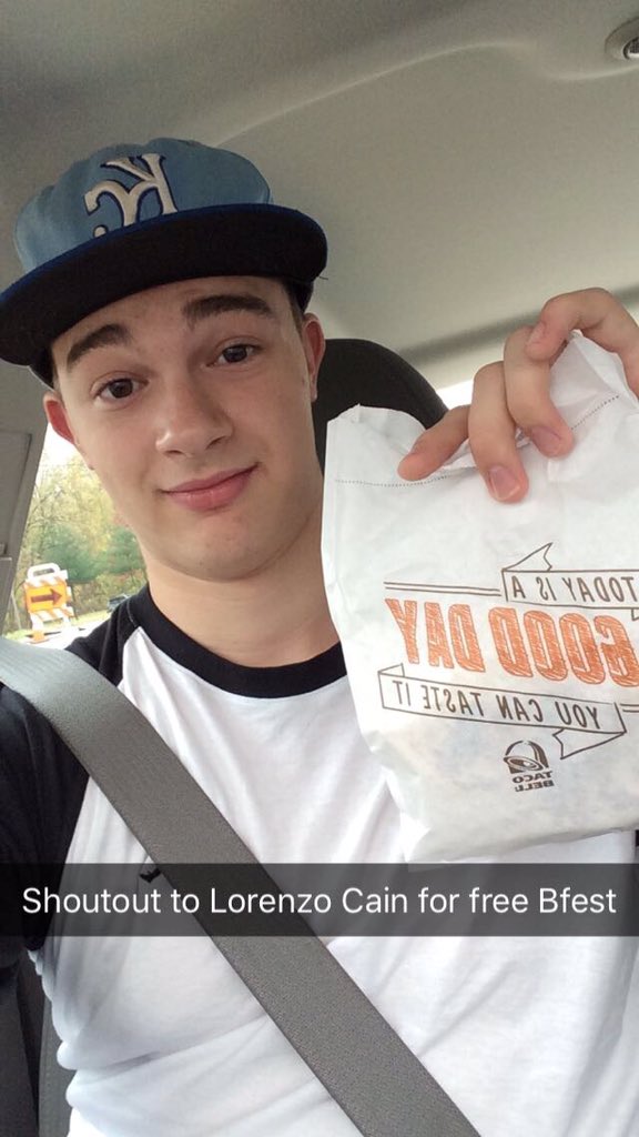 BallPlayerPlus's tweet photo. I got my free AM Crunchwrap from Lorenzo Cain, anyone else get one? https://t.co/jbTA2V5p4s