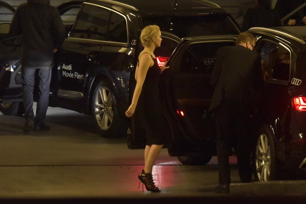 jlawsupdate's tweet photo. @jlawgermany: NEW Jennifer Lawrence arriving at the after party yesterday! #MockingjayBerlin https://t.co/DspTJY8naN