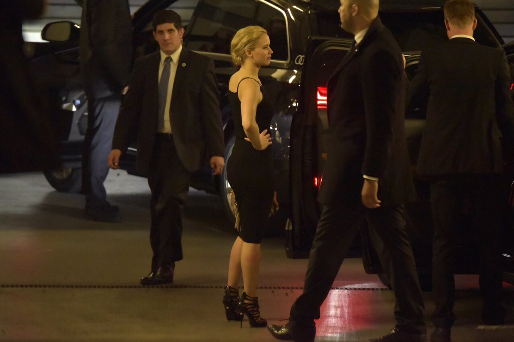 jlawsupdate's tweet photo. @jlawgermany: NEW Jennifer Lawrence arriving at the after party yesterday! #MockingjayBerlin https://t.co/DspTJY8naN