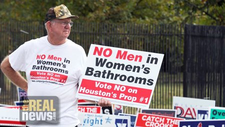 TheRealNews's tweet photo. Houston Voters Reject Anti-Discrimination Ordinance https://t.co/NqaMBcXTiq #HERO #LGBT #HoustonElection https://t.co/NVxlpG4Sqh