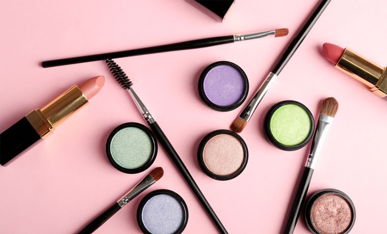 Costa Rica importó $185 millones en cosméticos en 2014 larepublica.net/app/cms/www/in…