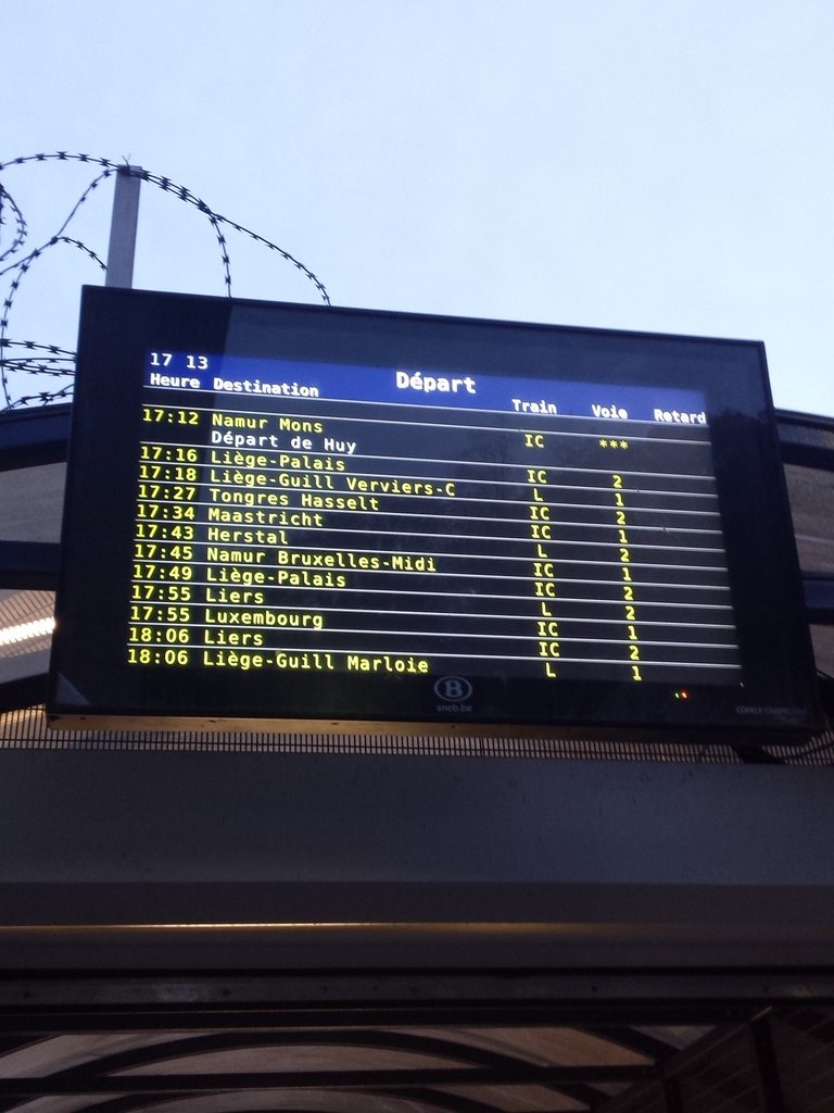 ColineMeillon's tweet photo. Et on fait comment pour aller à Namur depuis Jonfosse ? Départ de Huy, pas évident comme solution @SNCB @NavBelge https://t.co/7xkrfpTGs6