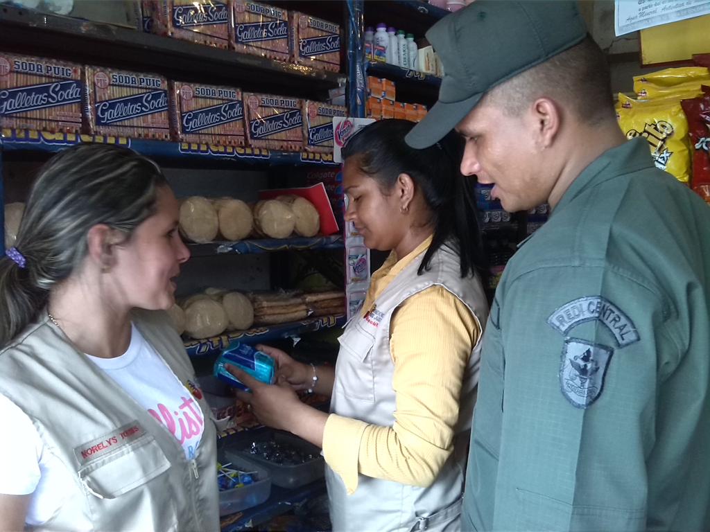 YormanMontero's tweet photo. Se  fiscaliza en bodega Cheomar en Valle Verde quienes condicionaban  la venta. @rafaellacava10 @PCantibachaqueo https://t.co/i21GYZAceq