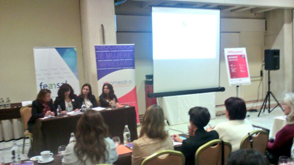 SociedadLaboral's tweet photo. Es el turno de las mujeres en el #IVCongreso @FEANSAL_AND con el encuentro Empresarias en las Sociedades Laborales. https://t.co/jJSBmBu6qA