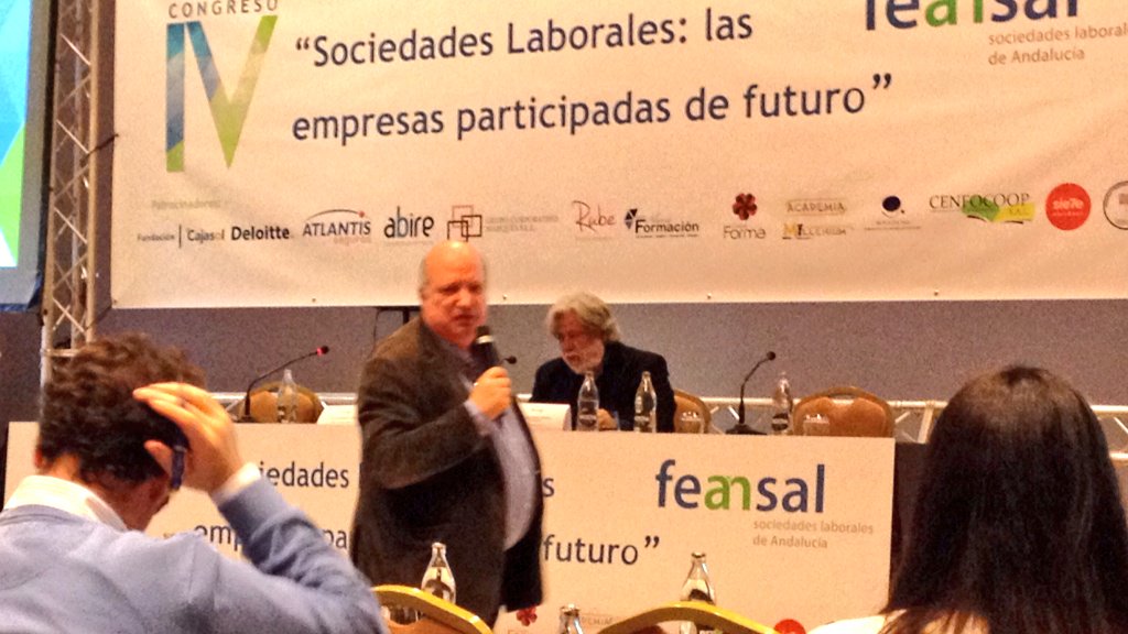 SociedadLaboral's tweet photo. Carlos Huertas diserta ahora sobre 'El futuro de la formación en los próximos años'. En el #IVCongresoFEANSAL https://t.co/1fdgGnToM8