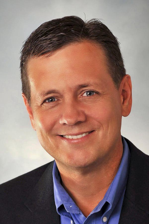 FloridaBaptists's tweet photo. Two dynamic speakers at same session #FBSC2015 Tues.afternoon, Nov. 10 @pastorjpeoples @kevezell. #Movingforward https://t.co/37gGFnsy8Z