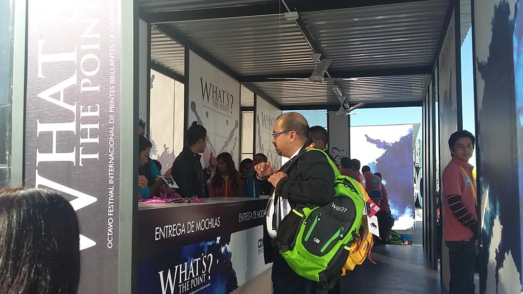 alfredo_aph's tweet photo. Ya pasaron por sus mochilas #Wilson #Azpe? #SoyIdeasta #CDIPuebla https://t.co/y8ZO8cnqkQ