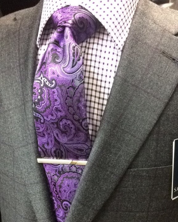 SamMichaelsMens's tweet photo. Who else is LOVING this #SCohen look?! #Suit #Obsessed #Tie #WantThisLook #Style #Fashion #Menswear #SamMichaels https://t.co/qnNhVCeVvA
