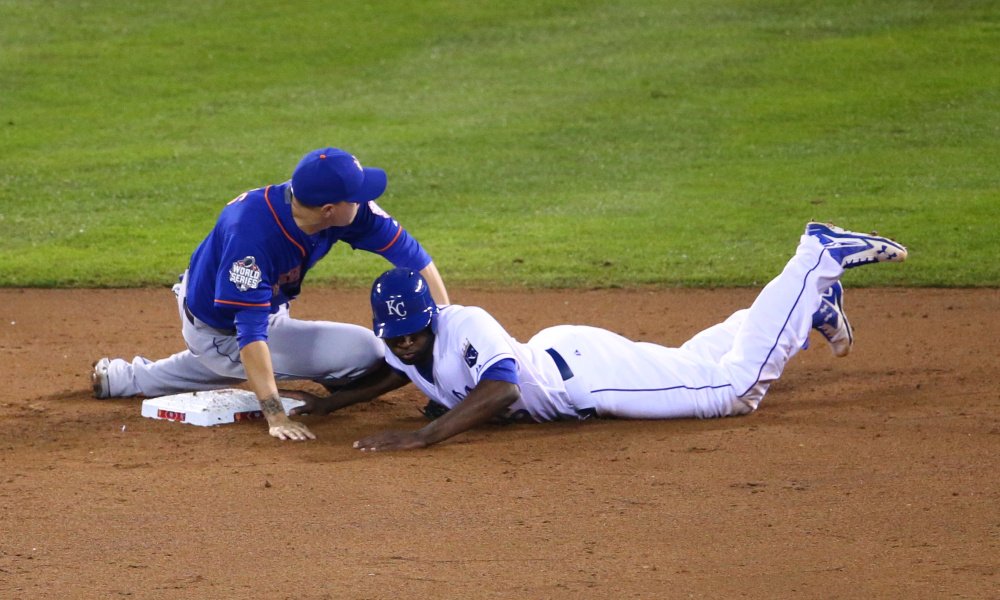 USATODAY's tweet image. Reminder: You get free @tacobell breakfast today, thanks to @Royals outfielder Lorenzo Cain usat.ly/1LBltqs