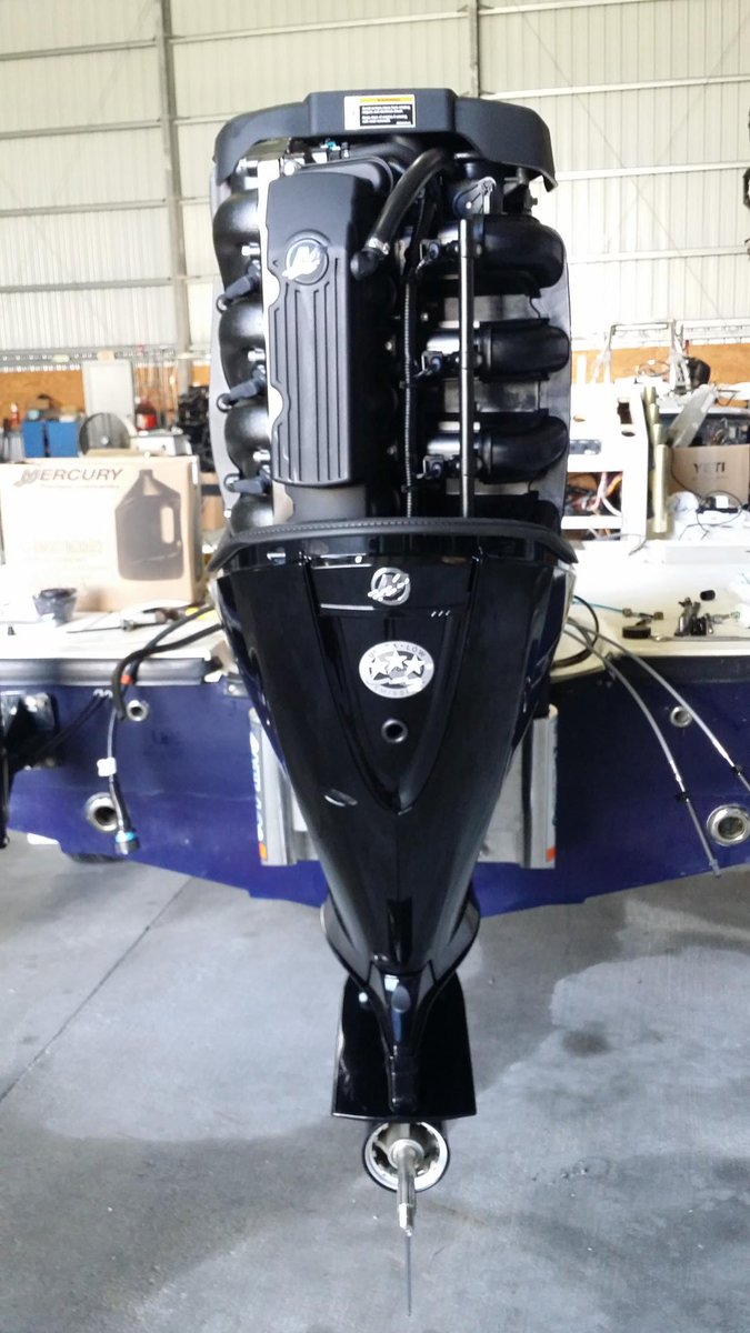 CaptMorganFish's tweet photo. New 4 stroke 150  bolted to the Lake and Bay.  Pulled the Optimax  over 2000+ hours. #Mercury  # True Flies https://t.co/lYL6rEhIwZ