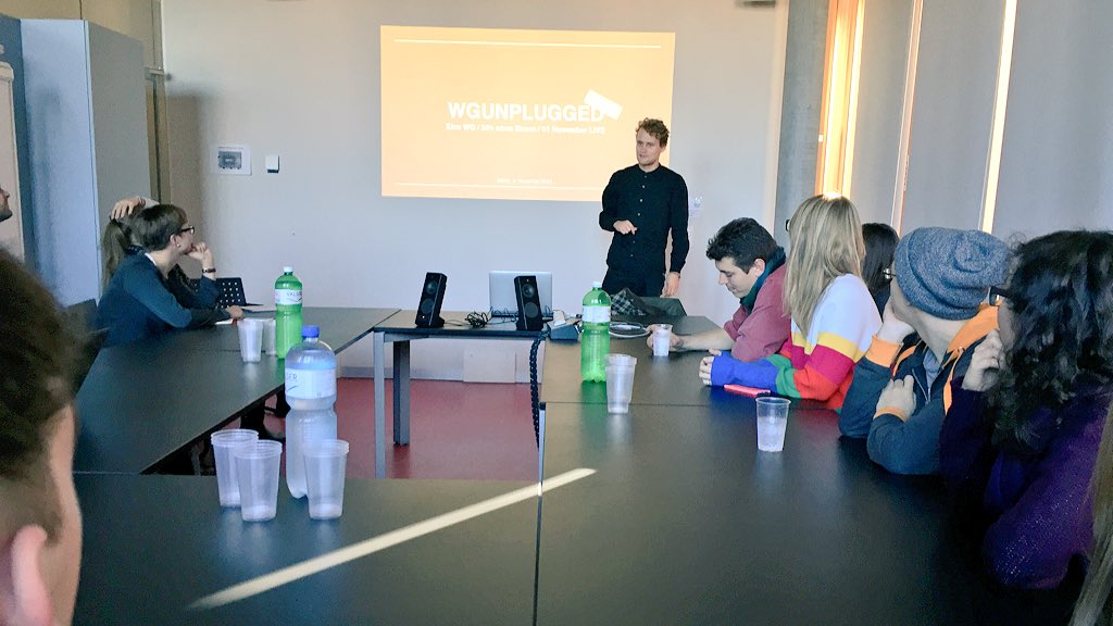 zhdkcast's tweet photo. Schlusspräsentation von @WGunplugged bei @EnergieSchweiz. Danke für die tolle Zusammenarbeit. #zhdkcast #WGunplugged https://t.co/yNjnVRWBmC