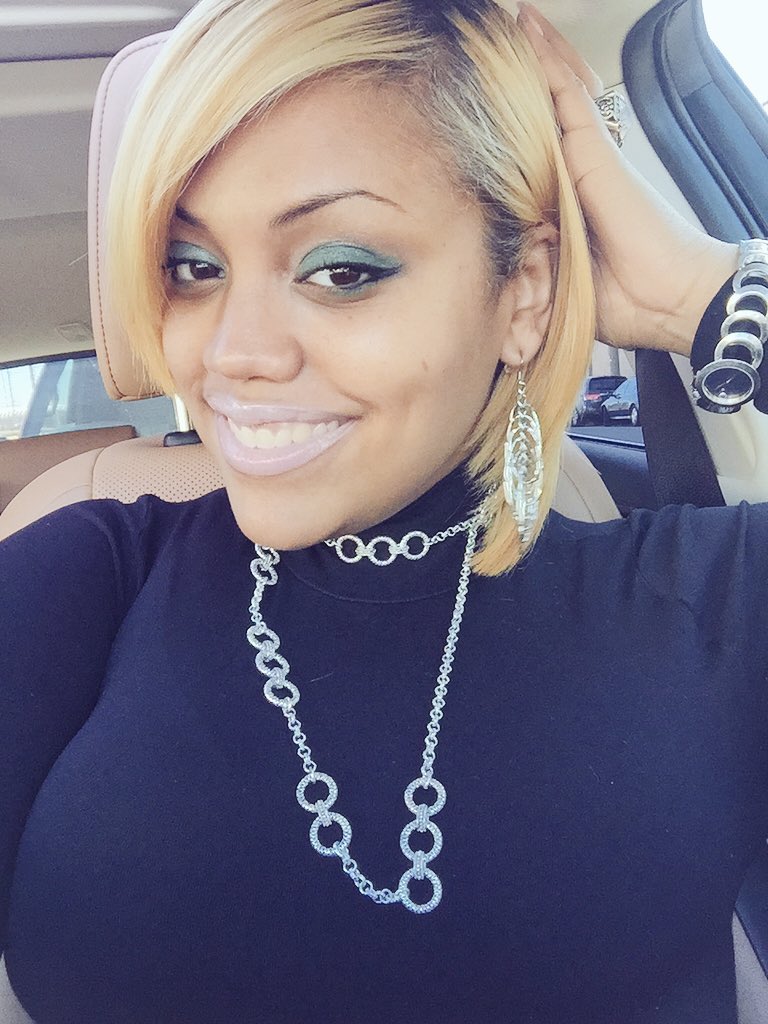 Chiminican's tweet photo. #blondie #Brooklyn #pretty #sweeterthanyou #minty #unbothered #ichangedalot #grownwoman https://t.co/5dMnfAdE5G