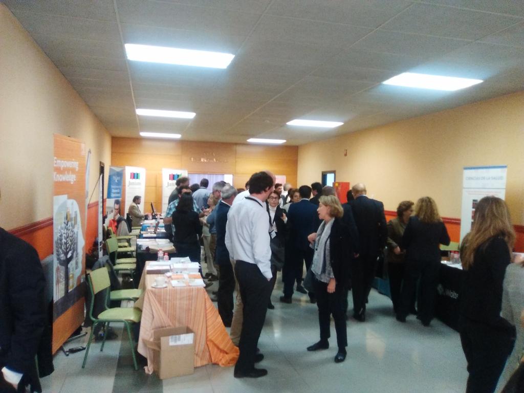 ccdanta's tweet photo. Gran participación en #REBIUN2015. Reencuentros con bibliotecas y colaboradores. https://t.co/9fwp56GE3n