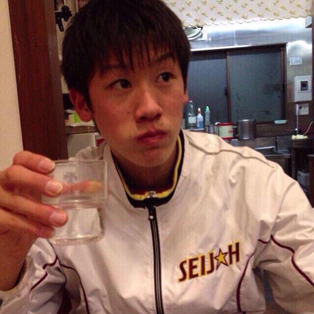 ___yam307's tweet photo. 高校のころは すっごい可愛い顔
してたけど 今はなんか たくましい
顔つきしてるね（ ˆ๐ˆ ）もちろ��今も
可愛いすぎるけど、なんか母親
目線で春高から見てるから 嬉しい❤︎ https://t.co/N0gC7kIzjf