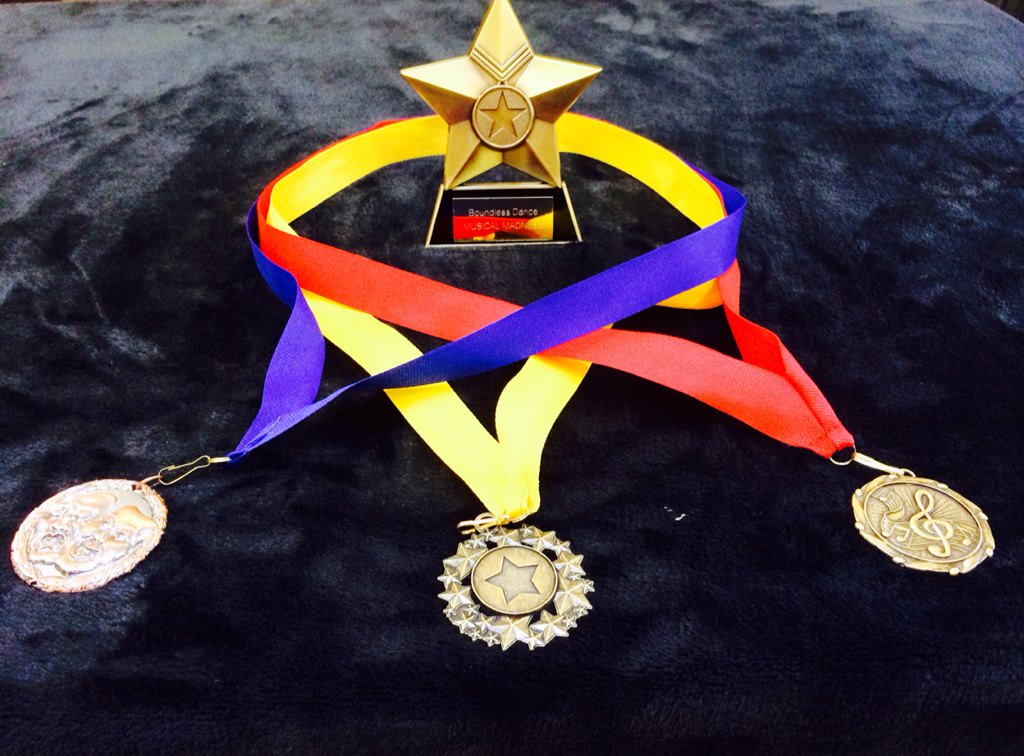 BoundlessDance's tweet photo. ๐MUSICAL MADNESS๐Oct HalfTerm - Medals won by amazing talent! #boundlessdance #medals #trophies #kidsdance #events https://t.co/pjDK0Zu7lX