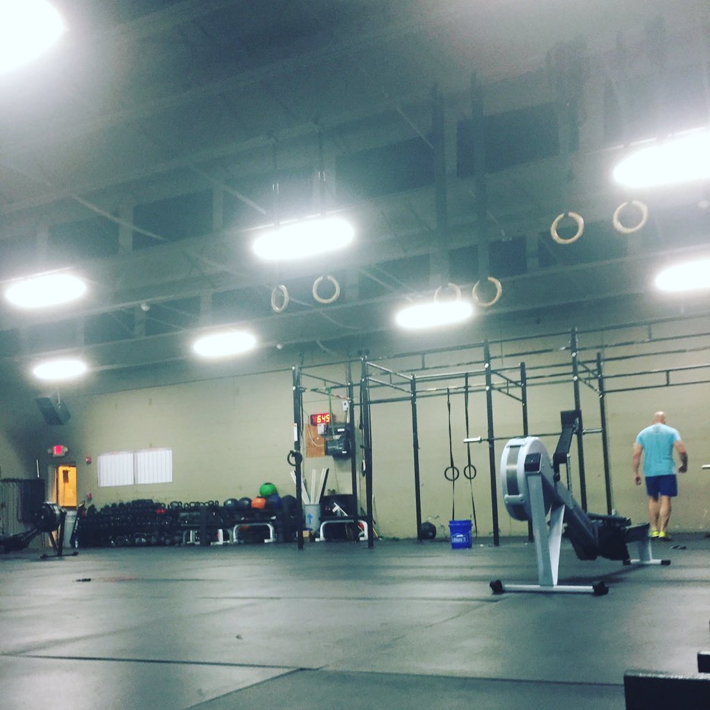 mrlukeclark's tweet photo. #halfmarathon owned me 3yrs ago now I'll #own it! Thx for #neolifestyle for pain free knees #neolifestrong #crossfit https://t.co/u7UZnVwfy9