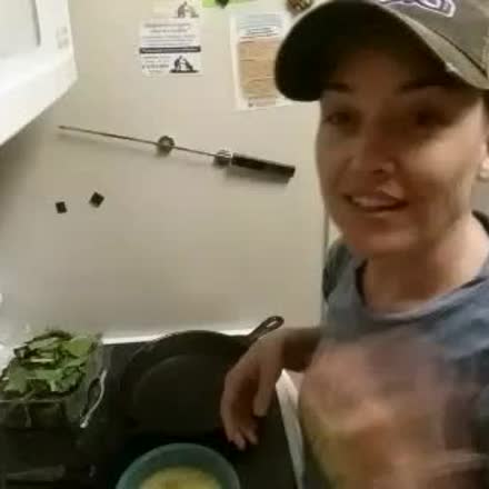 keribrewster's tweet image. |REPLAY| Day 5 #Whole30 breakfast demo #quickscopes #morninghair #katch #Periscope ktch.tv/3Mh9