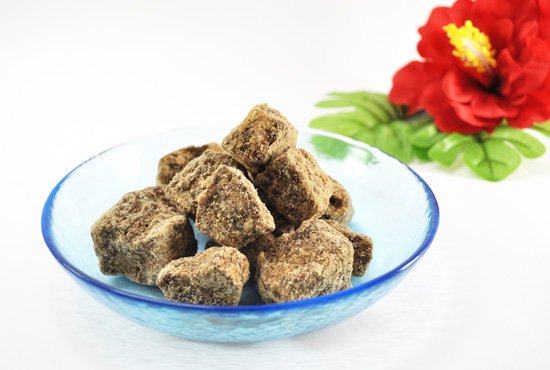 mb_by_alice's tweet image. 黒砂糖の肌効果を調べてみました【食べてよし塗ってよしの美容食材】 - niconicoland.com/suguer/  #黒砂糖,#肌,#美容,#効果,#美容効果,#黒,#砂糖