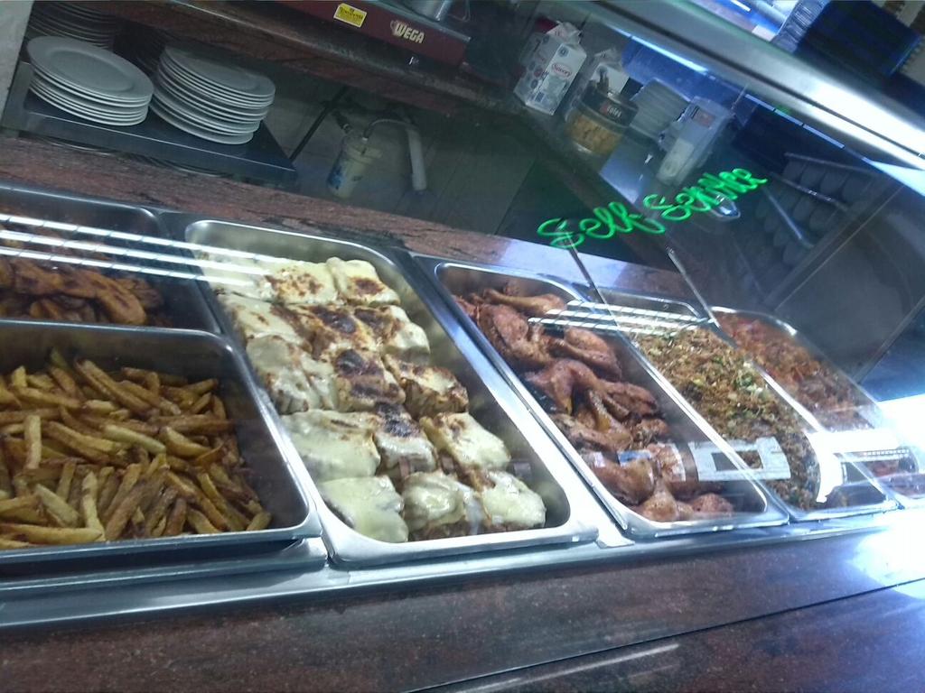 deadarcus's tweet photo. #MipuntoSelfService #SanCristobal #Sancrstobal Calle7 con carrera 9 sector centro tlf (0276) 4151959 @LosInfiltra2 https://t.co/qn2Ll9vp5Q