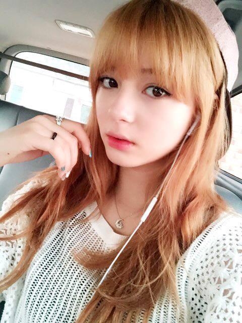 saoshn's tweet photo. [G2] bawel, tukang spam, gak baper, agak manja, apa adanya, itu aja sepertinya. salam kenal~

Cc @Wgl_SVA https://t.co/KbrrXYnod6