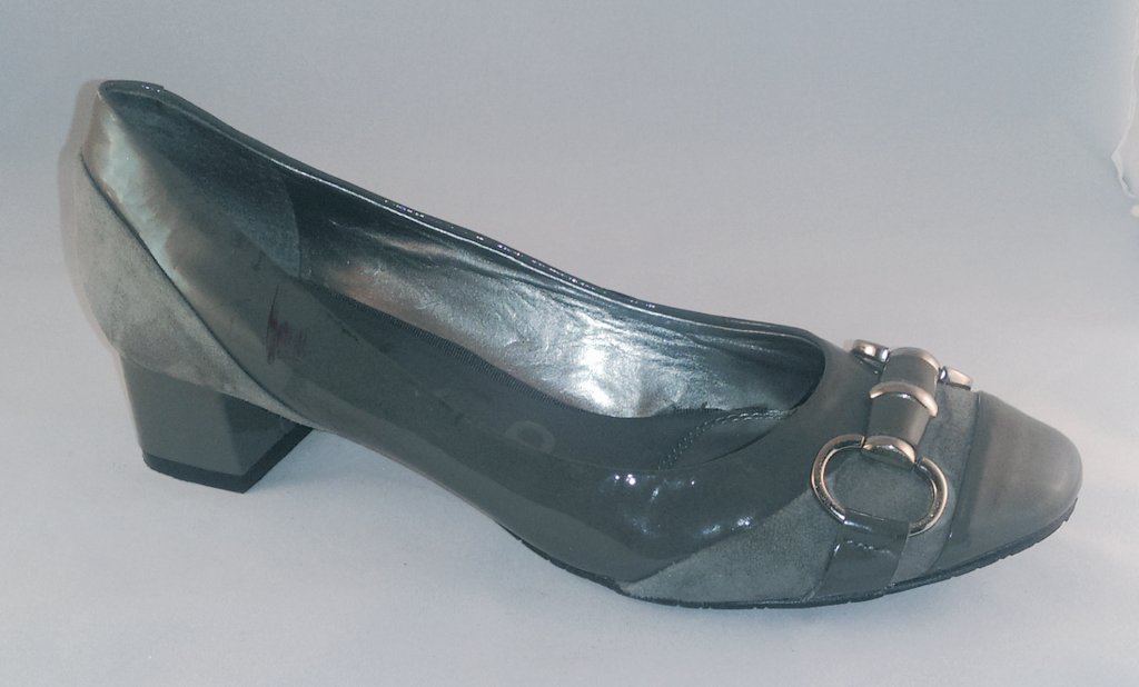 100andLex's tweet photo. Treat yourself to something beautiful at https://t.co/DMNfeKQYEx #vintageheels #nycvintage https://t.co/HDfUR6Xyh3