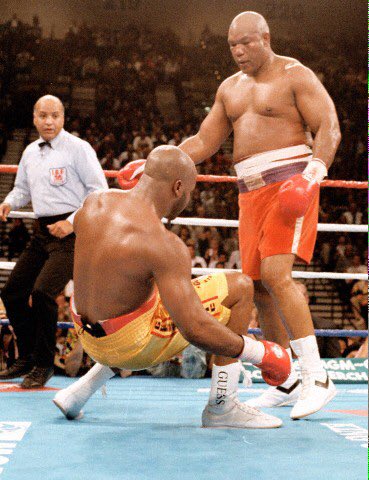 BoxingTriviaGuy's tweet photo. #OnThisDay in 1994 45-year-old George Foreman beat Michael Moorer to become the oldest heavyweight champ in history. https://t.co/k3in0OXBBq