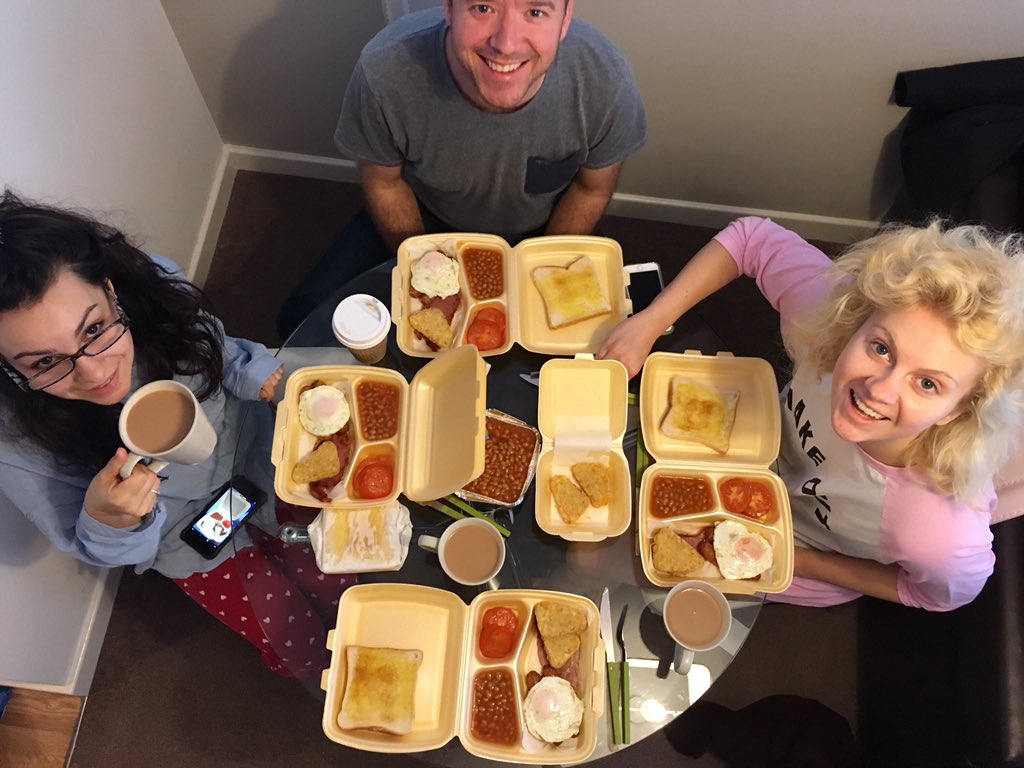 jessellen's tweet photo. Delivery breakfast 4 performers in need #polystyrenedreams #extrabeans hashtaghashbrown https://t.co/eA73PhzzkK